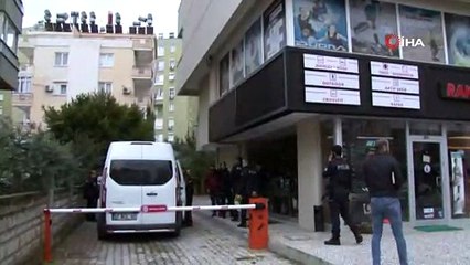 Bimekan şahıs, klima dış ünitesi üzerinde oturur vaziyette ölü olarak bulundu