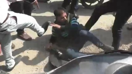 कश्मीरी युवक को भीड़ ने पीटा, एक दंपति से पर्स छीनकर भागने का आरोप