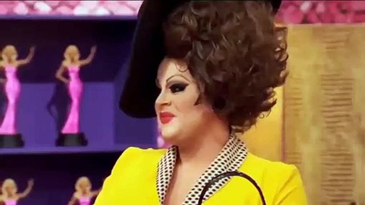 Thí sinh gốc Việt tự hào giới thiệu bằng tiếng mẹ đẻ trên show Drag Queen của Mỹ