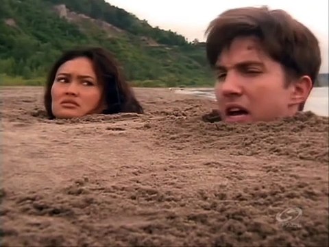 Relic Hunter (Sydney Fox) 3x05 L'île aux trésors