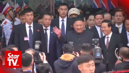 Kim Jong Un gets a red carpet welcome in Vietnam