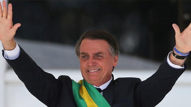 Governo pede a escolas vídeos dos alunos a cantar o hino brasileiro