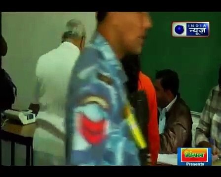 गुजरात विधानसभा चुनाव 2017 Phase 2_ मेहसाणा में वोट डालने पहुंचे डिप्टी सीएम नित