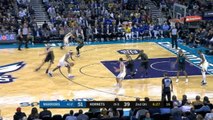 Warriors starters all hit double figures in win at Hornets
