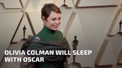 Olivia Colman Is Taking Her Oscar To Bed With Her