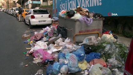 İşçilerin grev yaptığı Şişli'de sokaklar çöp yığınlarıyla doldu