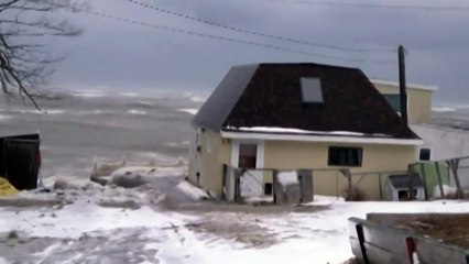 Aux Etats-Unis et au Canada, des "tsunamis de glace" surgissent hors de l'eau