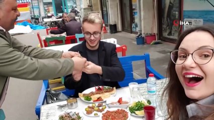 Adana'nın lezzetlerini tanıtan videoyu çeken Mona: 'Adanalılar çok misafirperver'