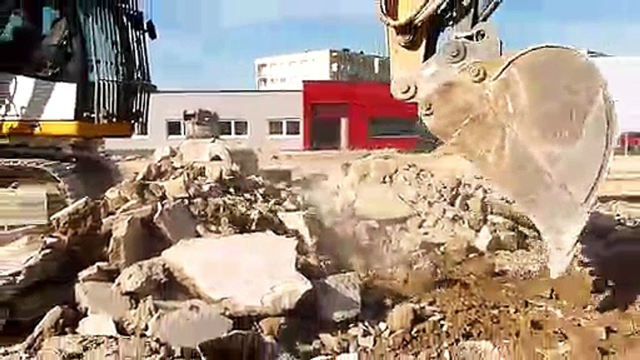 Neufchâteau : démolition de l'ancienne caserne des sapeurs-pompiers