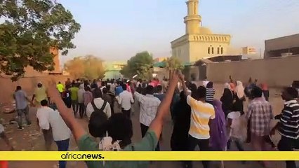 Sudan's Bashir bans rallies, announces foreign currency 'reforms'