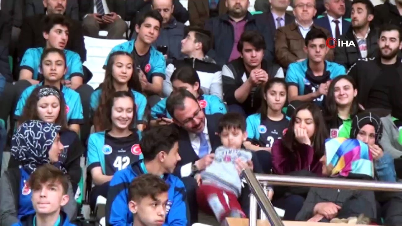 Bakan Kasapoğlu: '2002'de Türkiye'de 1500 spor tesisi varken şimdi 5 bin spor tesisi var'