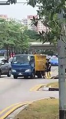 Cycliste vs Chauffeur de camionnette (Road Rage)