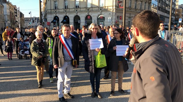 Sarthe. Carte scolaire : manifestation devant la préfecture