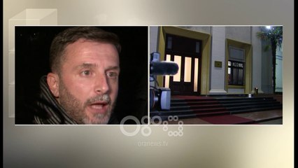 Ora News – "Qesh, qesh, kjo e ka mendjen akoma te Tik Llalla", Braçen e lënë "nervat"