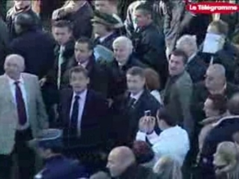 Sarkozy insulté par les pecheurs 1/2