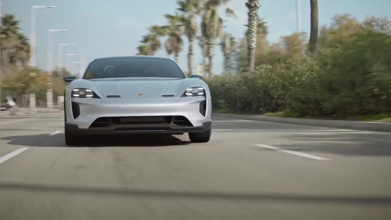 Porsche startet Entwickler-Wettbewerb mit Daten des Mission E Cross Turismo