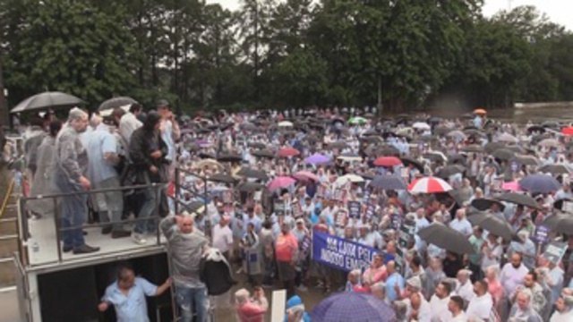Trabajadores de Ford en Sao Paulo inician huelga indefinida por posible cierre de fábrica