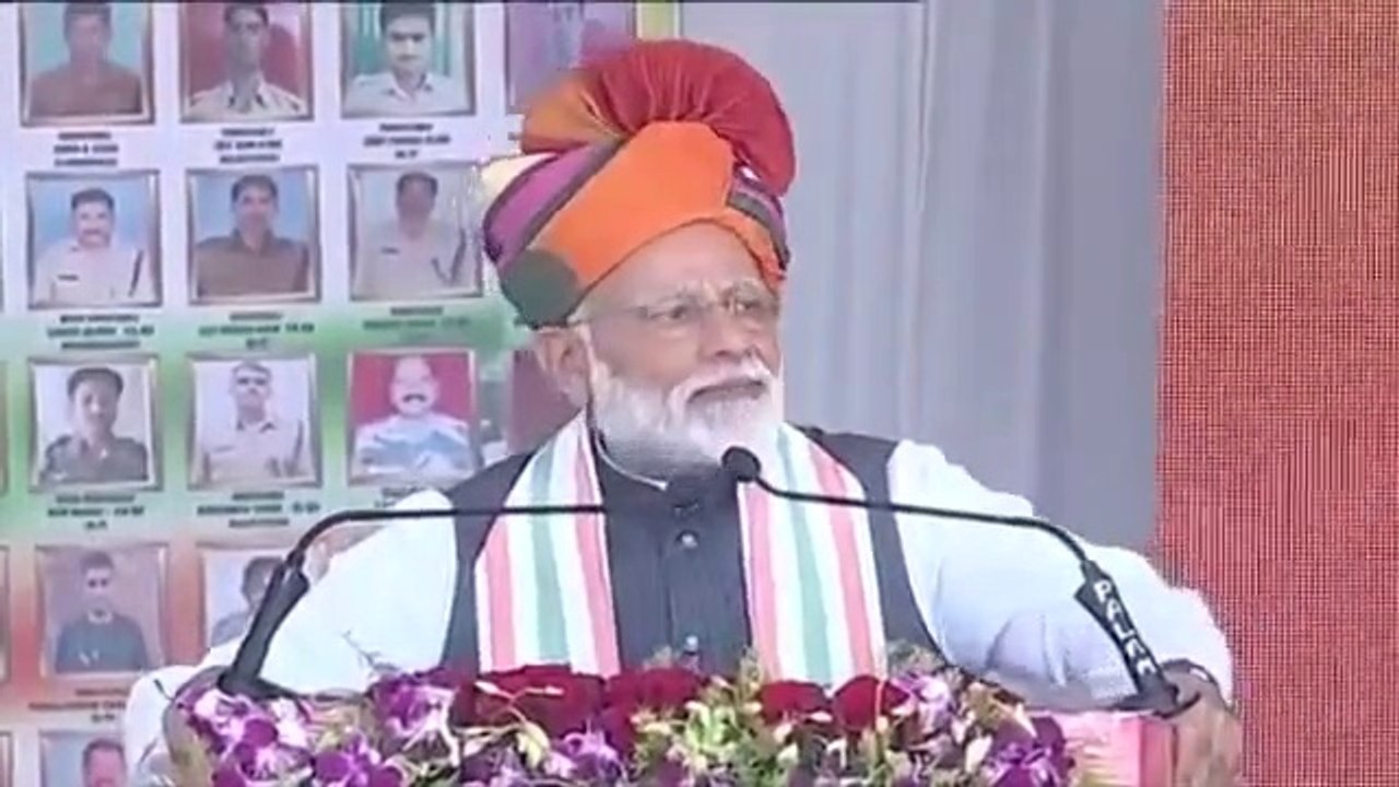 सौगंध मुझे इस मिट्टी की मैं देश नहीं मिटने दूंगा, मैं देश नहीं रुकने दूंगा, मैं देश नहीं झुकने दूंगा