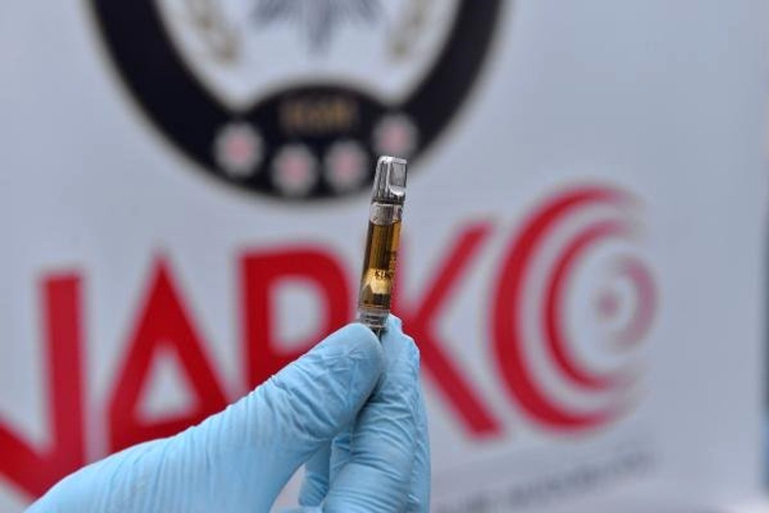 ABD'den Kargoyla Uyuşturucu Gönderilen Kimyager Selin'e Gözaltı