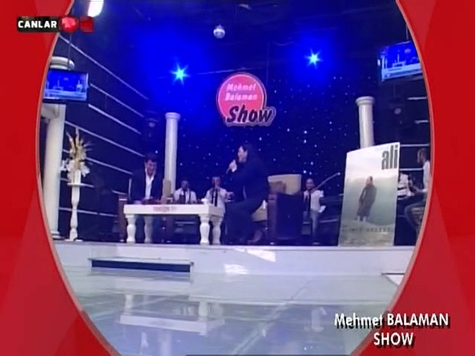 GÜLCİHAN KOÇ SALINDI BAHÇEYE GİRDİ