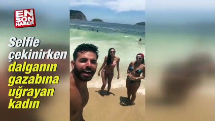 Selfie çekinirken dalganın gazabına uğrayan kadın