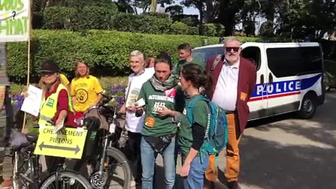 Manifestation devant la métropole