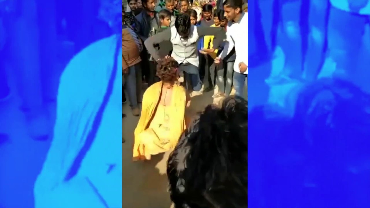Un homme frappe violemment une femme pendant leur battle de danse