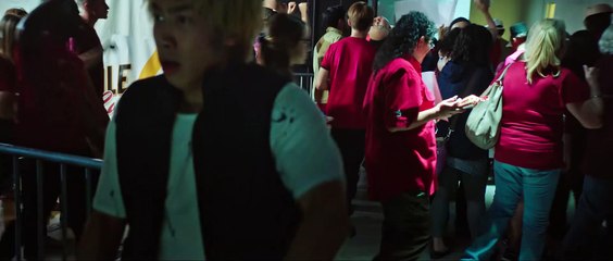 Happy Birthdead 2 You  - Extrait du film - Baby Face attaque Ryan