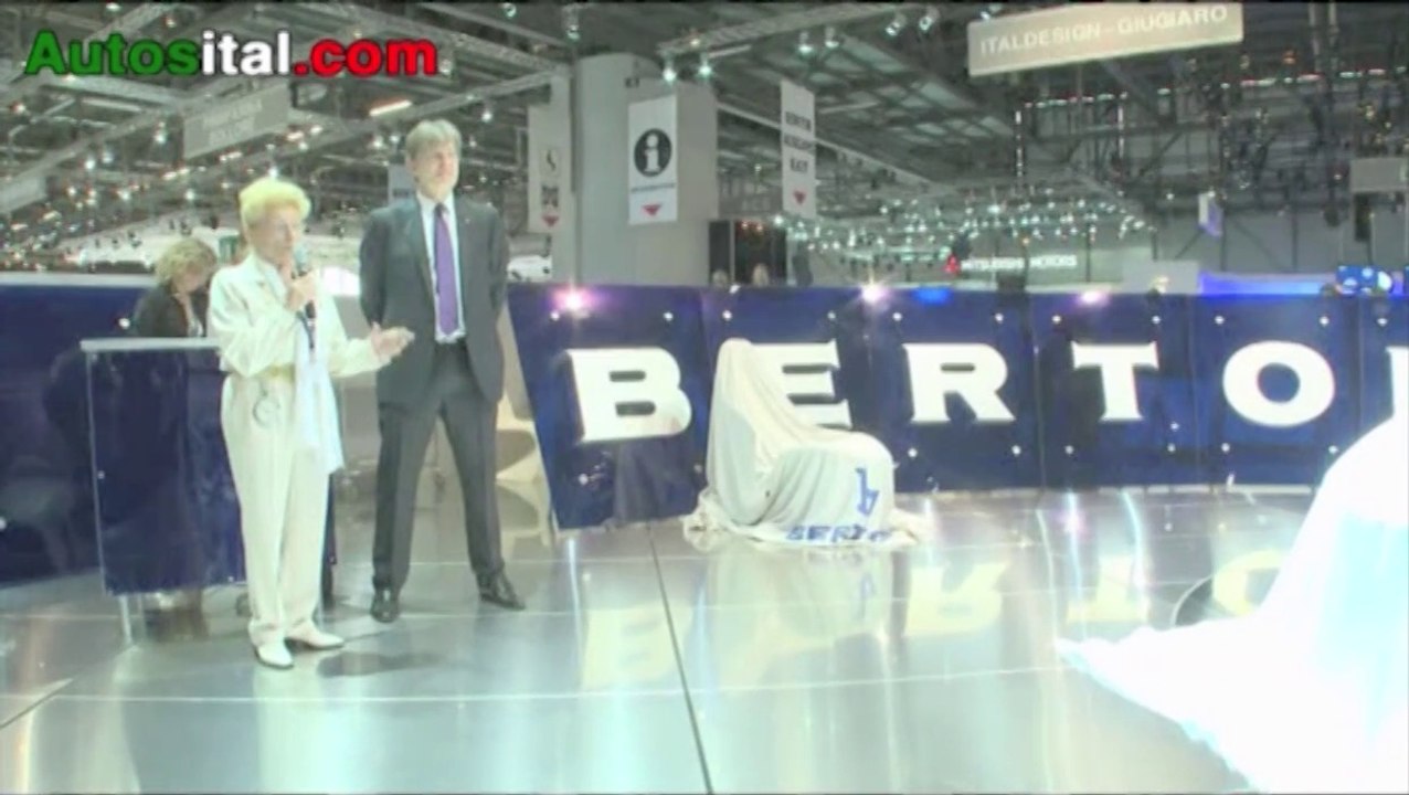 Conférence de presse Bertone au salon de Genève 2010