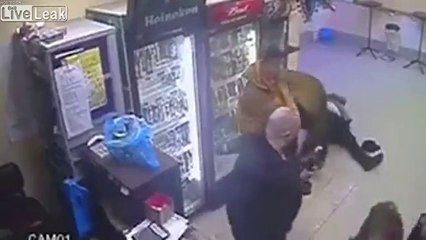 Cette femme met fin à une embrouille en russie... Direct !