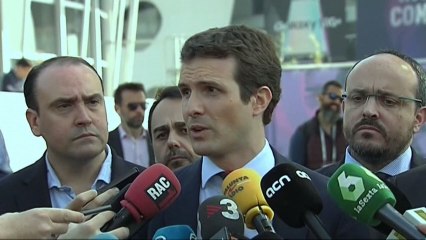 Casado propone una "ley de lenguas" que relega el uso del catalán a opcional