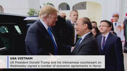 Trump presides over sale of 100 Boeing 737 planes to Vietnamese airline