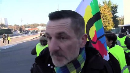 Le Recteur de l'académie face aux parents et enseignants.