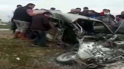 Otomobil ile kamyonet kafa kafaya çarpıştı:1 ölü