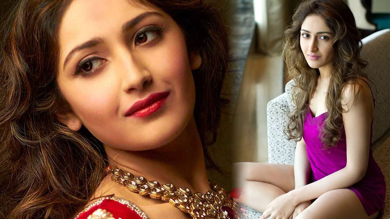 ಯುವರತ್ನ ಸಿನೆಮಾದ ಪುನೀತ್ ನಾಯಕಿಯ ಸುಂದರ ಫೋಟೊಗಳು ಇಲ್ಲಿವೆ | FILMIBEAT KANNADA