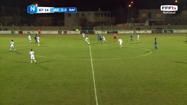 Encore une frappe lointaine de CAMARA mais sa frappe n'est toujours pas cadrée.