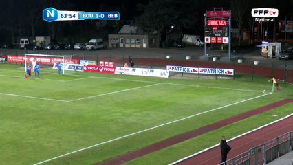 Corner repoussé des poings par le gardien