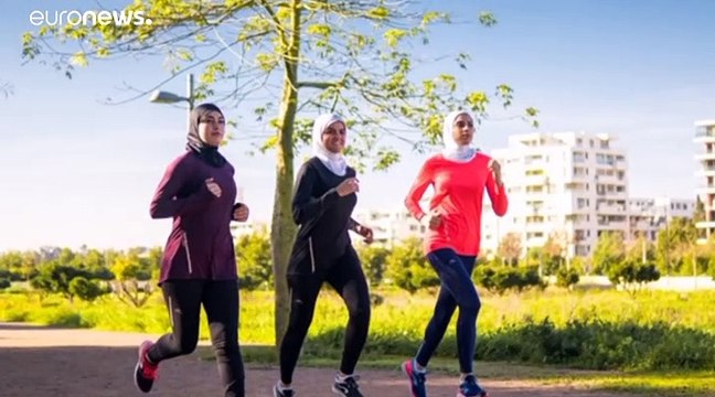 مجموعة ديكاتلون تتراجع عن تسويق حجاب الركض في فرنسا بعد تهديدات