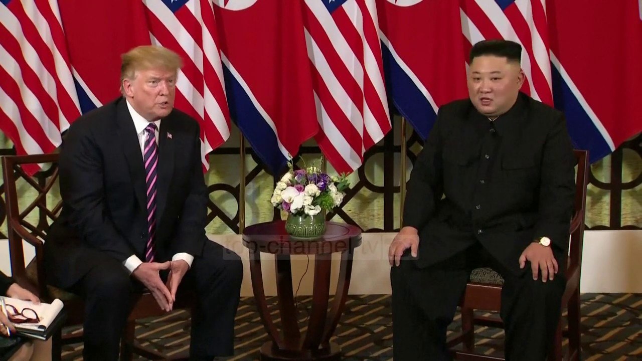 Takimi i dytë. Trump dhe Kim shtrëngojnë duart - Top Channel Albania - News - Lajme