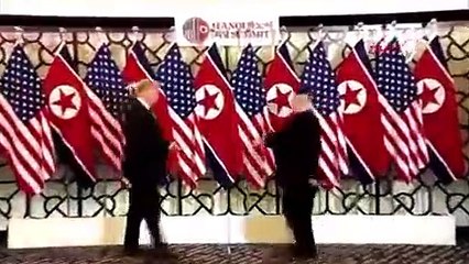 Trump ve Kim Jong-un bir araya geldi