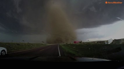 Télécharger la video: AccuWeathers US tornado forecast shows 4 states face the highest risk this year