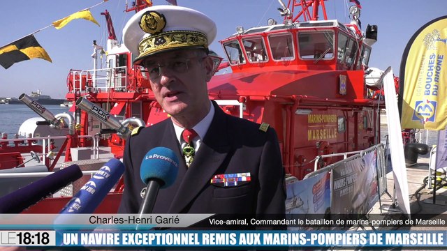 Marseille : champagne pour le second bateau-pompe des marins-pompiers