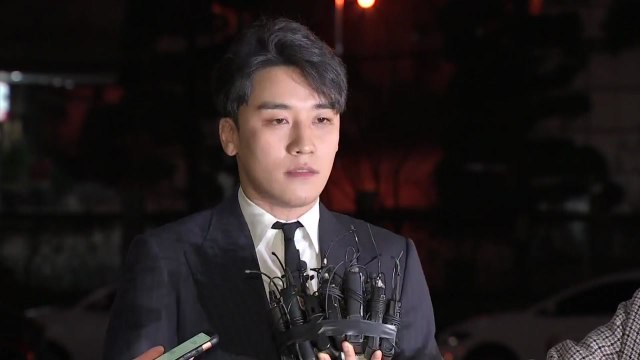 '성 접대 의혹' 가수 승리 경찰 출석... 성실히 조사에 임할 것 / YTN