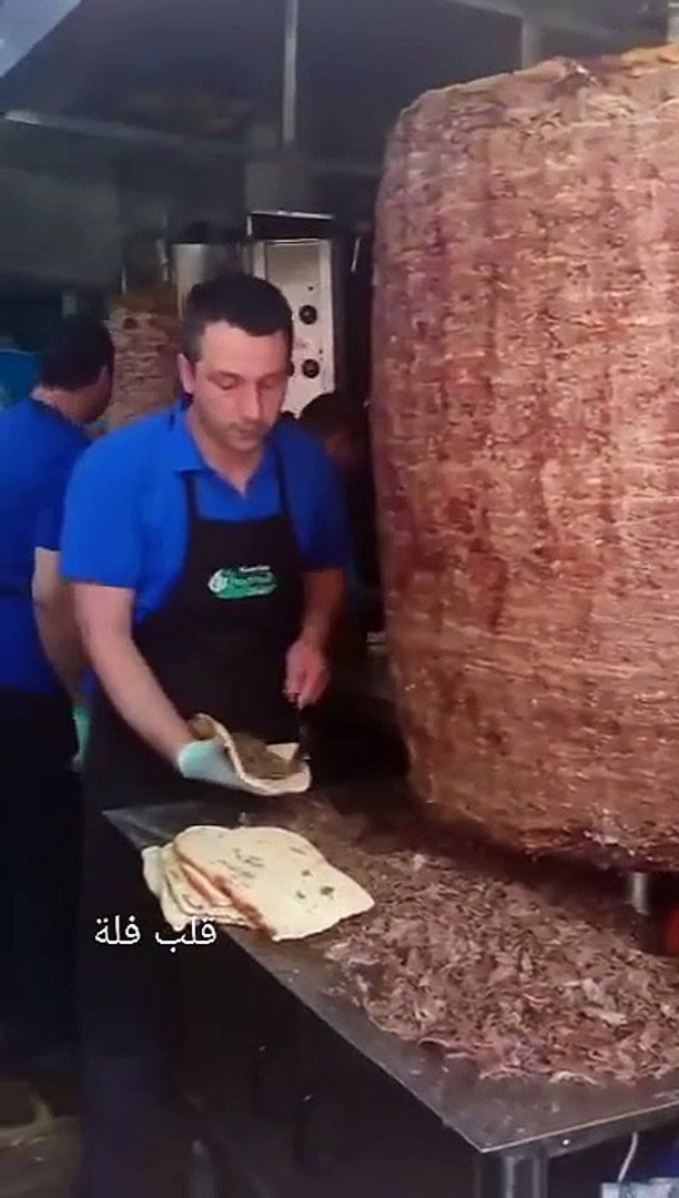La broche kebab la plus grande du monde... Miam - Vidéo Dailymotion