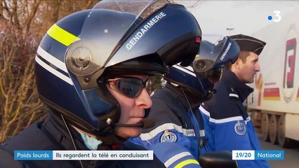 Sécurité routière : ces chauffeurs poids lourds qui regardent des films en conduisant