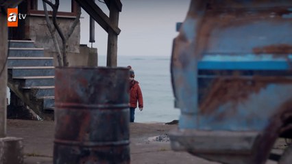 Yiğit’in bıraktığı izleri toplayan Tahir! - Sen Anlat Karadeniz 42.Bölüm