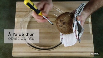 Ouvrir une noix de coco à la main