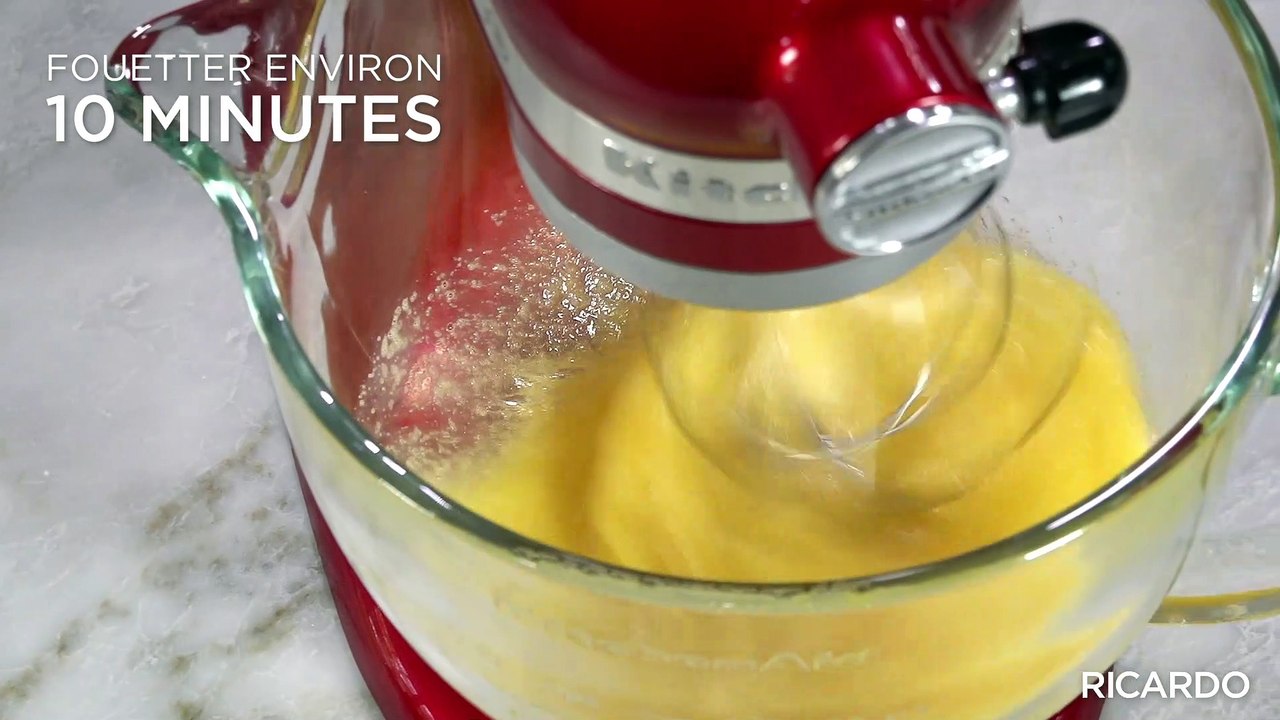 Bûche aux canneberges, framboises, mascarpone et pistaches