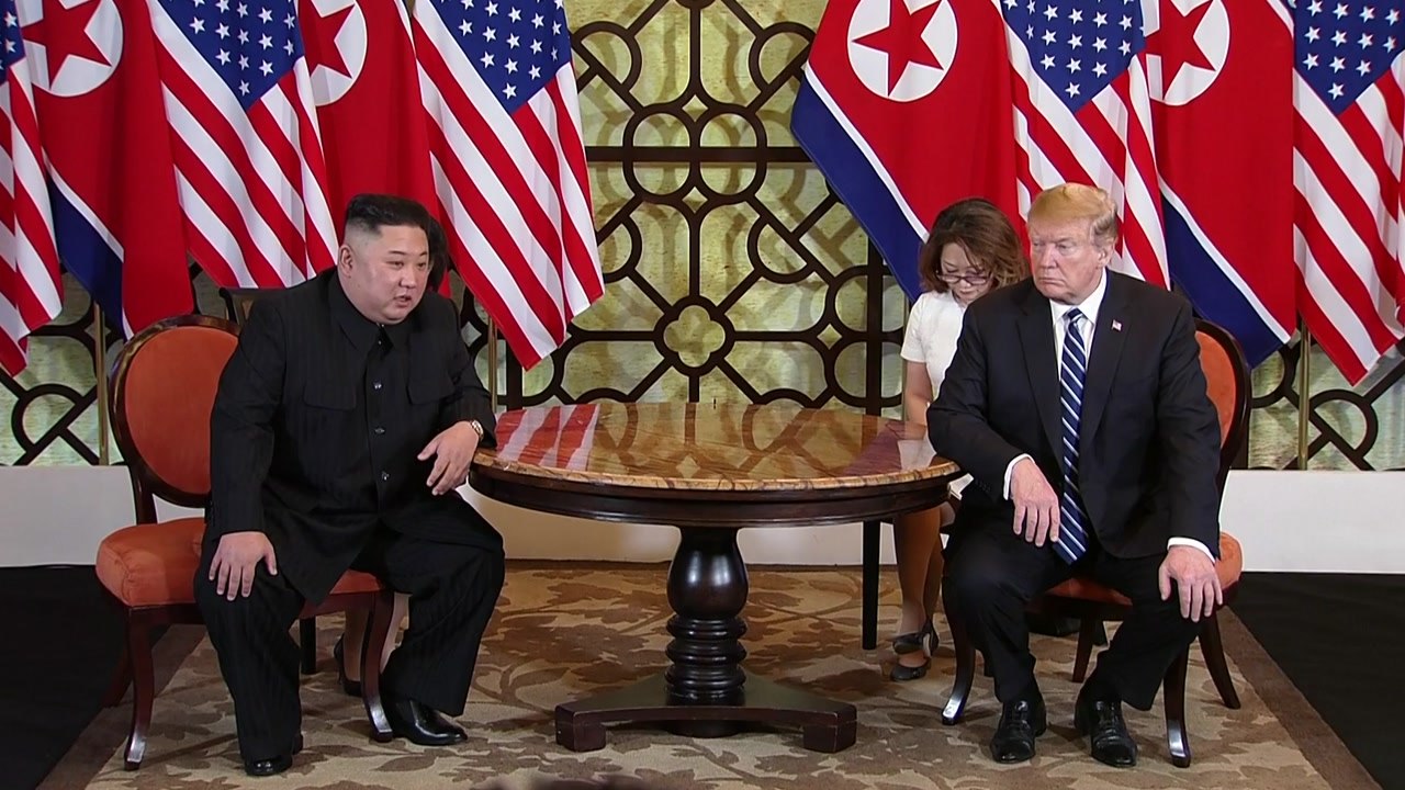 하노이 담판 진행 중...긴장된 회담장 / YTN