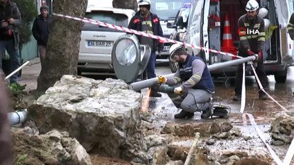 Beykoz’da bir istinat duvarı çöktü